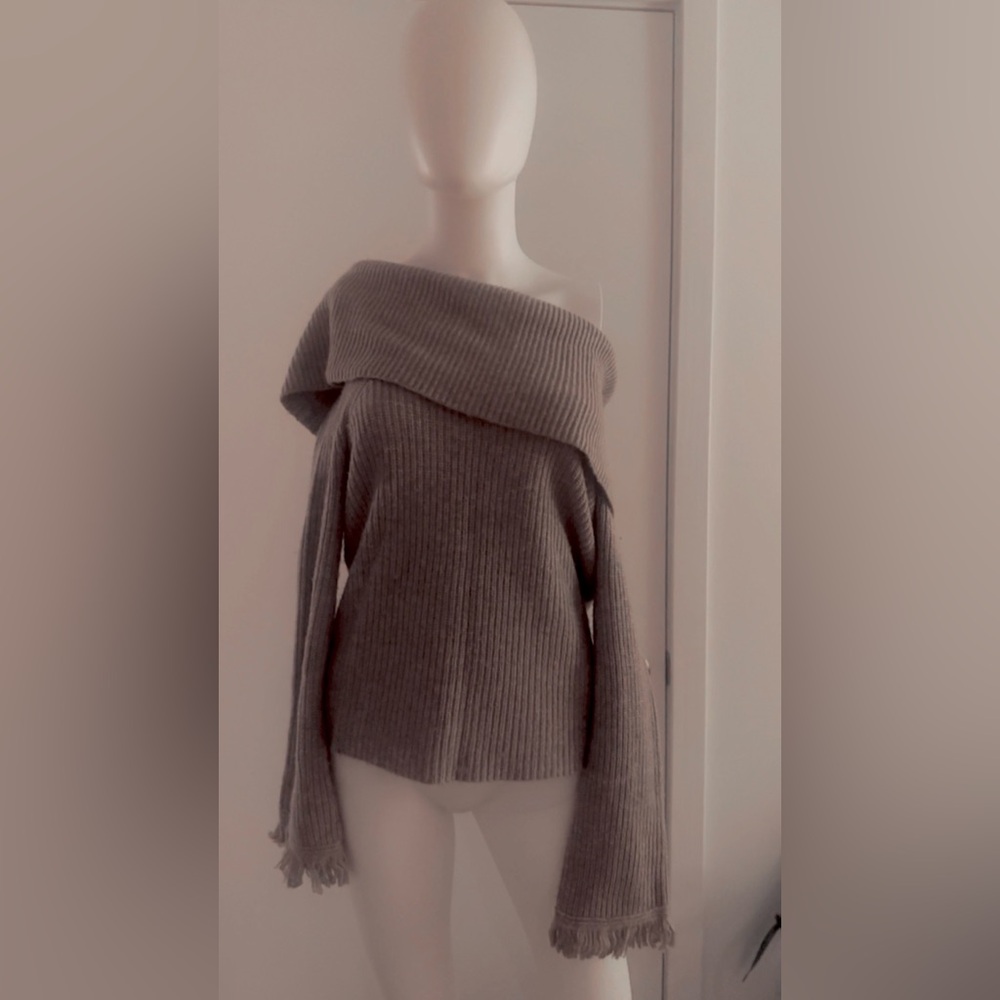 Ella Moss Off the shoulder sweater (XS)